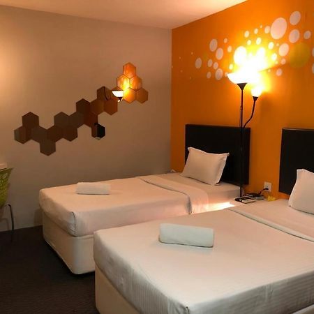 Hotel Zamburger Bliss Johor Bahru Exteriör bild