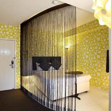Hotel Zamburger Bliss Johor Bahru Exteriör bild