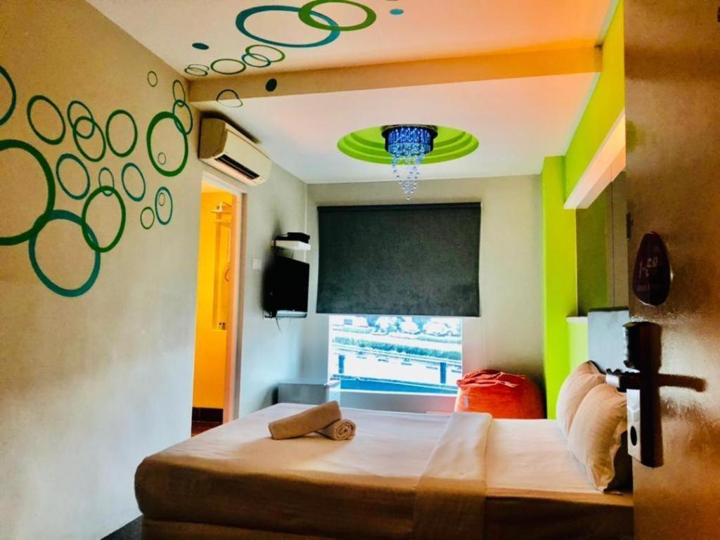Hotel Zamburger Bliss Johor Bahru Exteriör bild
