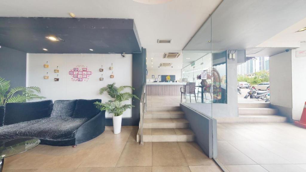 Hotel Zamburger Bliss Johor Bahru Exteriör bild