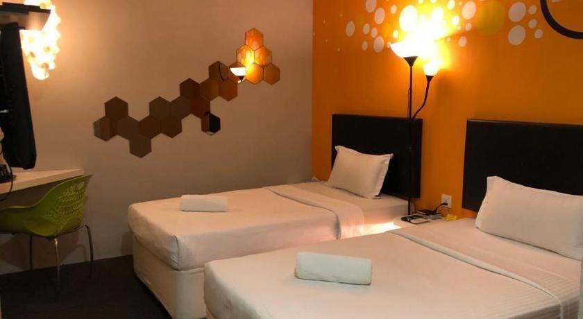Hotel Zamburger Bliss Johor Bahru Exteriör bild
