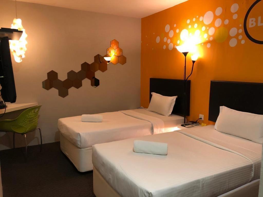 Hotel Zamburger Bliss Johor Bahru Exteriör bild